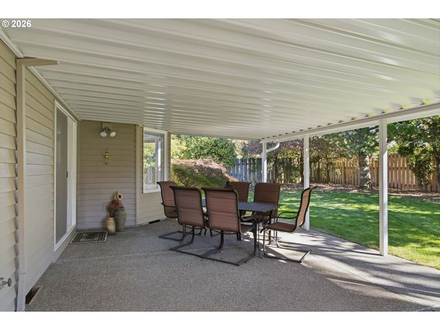 19404 VINCENT Dr, Oregon City, OR 97045