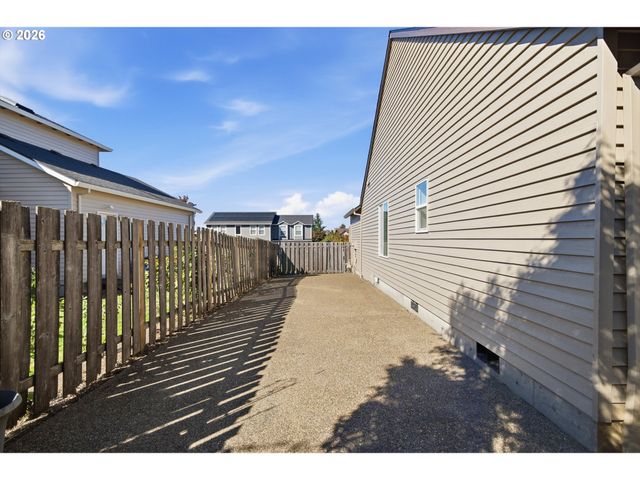 19404 VINCENT Dr, Oregon City, OR 97045