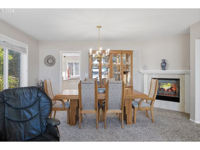 19404 VINCENT Dr, Oregon City, OR 97045