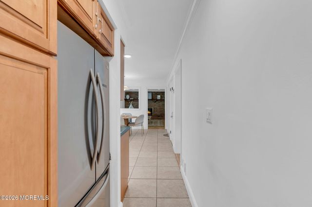 28 Jennifer Drive, Red Bank, NJ 07701