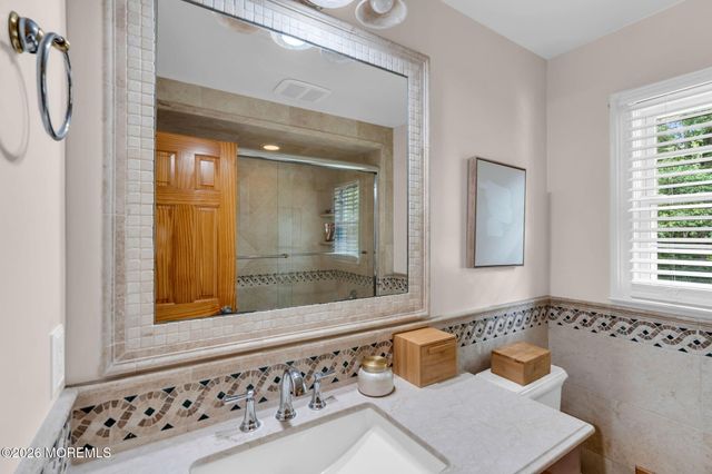 28 Jennifer Drive, Red Bank, NJ 07701