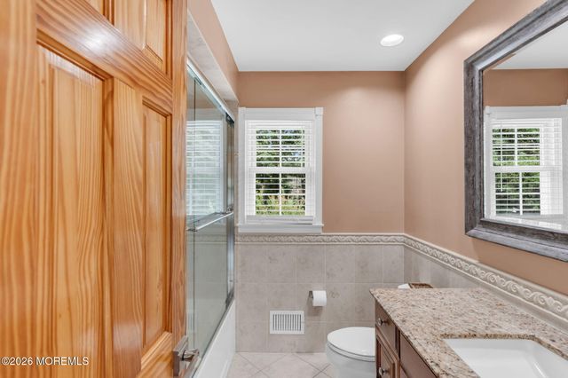 28 Jennifer Drive, Red Bank, NJ 07701