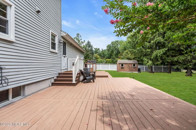 28 Jennifer Drive, Red Bank, NJ 07701