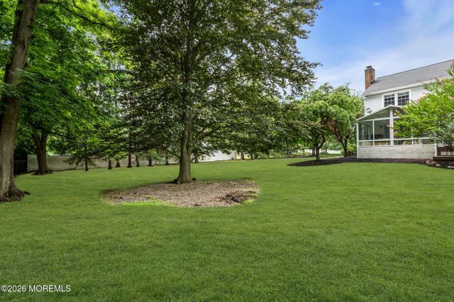 28 Jennifer Drive, Red Bank, NJ 07701
