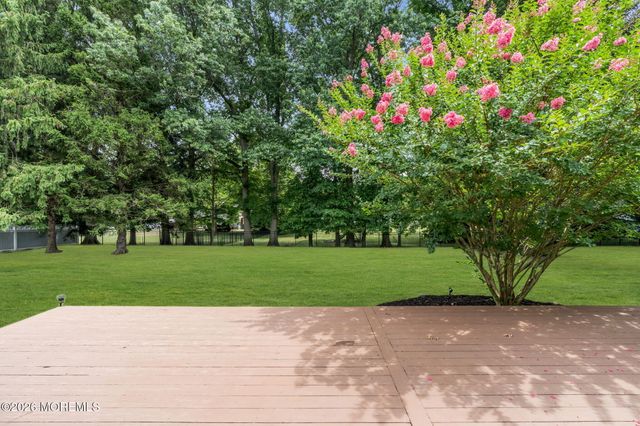 28 Jennifer Drive, Red Bank, NJ 07701