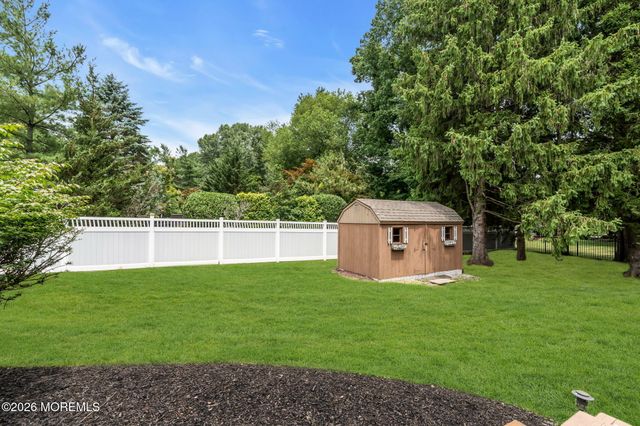 28 Jennifer Drive, Red Bank, NJ 07701