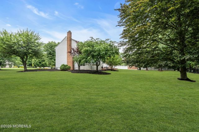 28 Jennifer Drive, Red Bank, NJ 07701