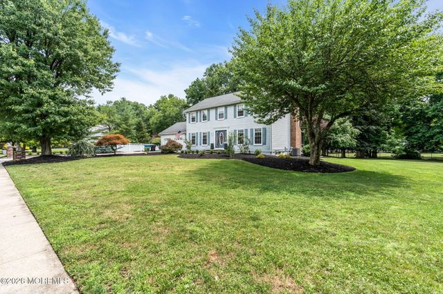 28 Jennifer Drive, Red Bank, NJ 07701