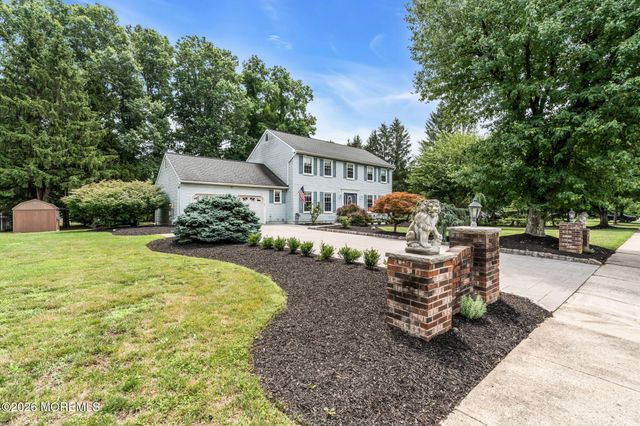 28 Jennifer Drive, Red Bank, NJ 07701