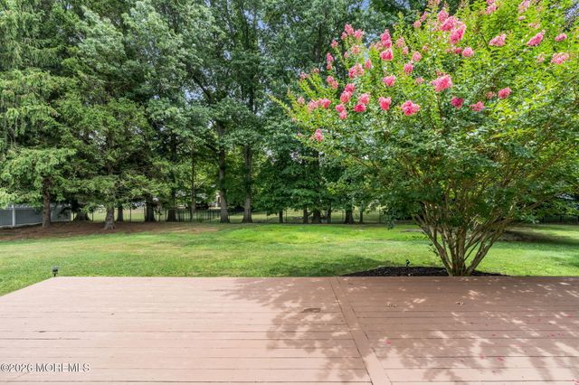 28 Jennifer Drive, Red Bank, NJ 07701