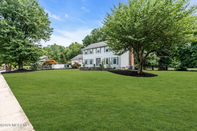 28 Jennifer Drive, Red Bank, NJ 07701