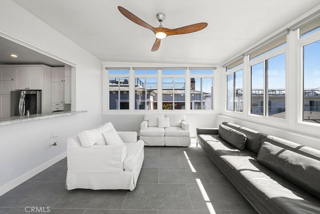40 15th Street C, Hermosa Beach, CA 90254