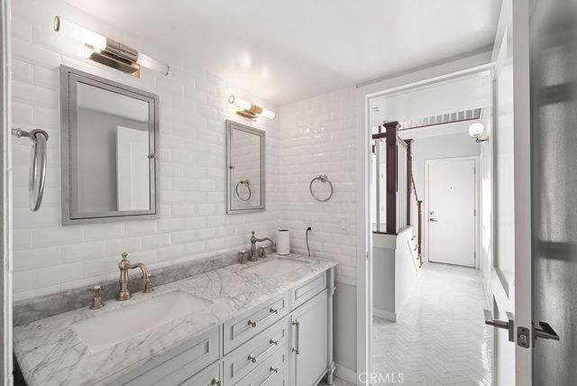 40 15th Street C, Hermosa Beach, CA 90254