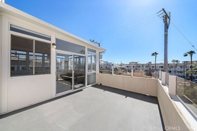 40 15th Street C, Hermosa Beach, CA 90254