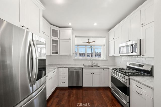 40 15th Street C, Hermosa Beach, CA 90254