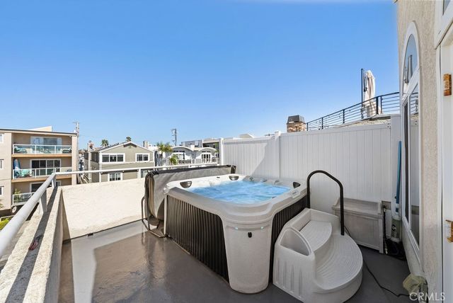 40 15th Street C, Hermosa Beach, CA 90254