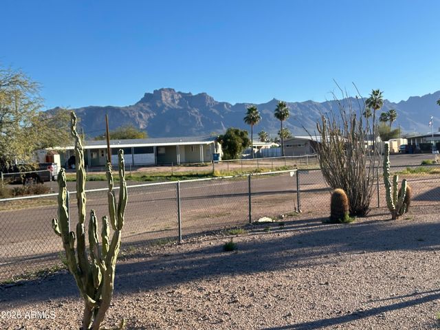 1517 E 22nd Avenue, Apache Junction, AZ 85119