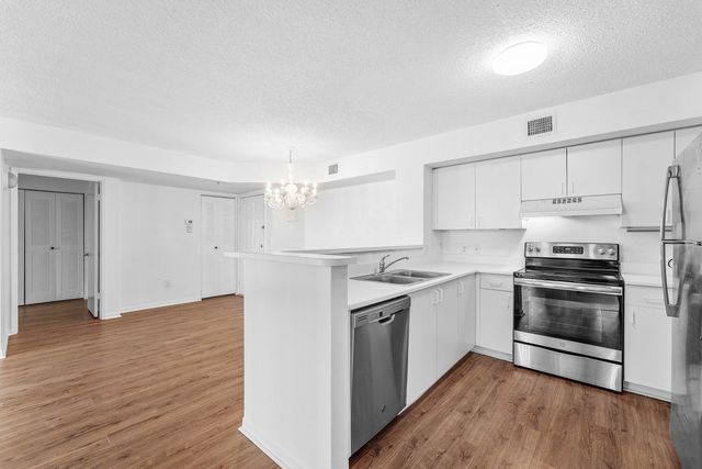 167 YACHT CLUB Way 205, Hypoluxo, FL 33462