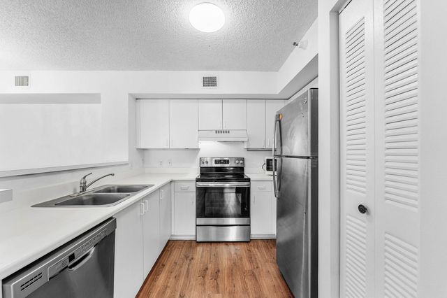 167 YACHT CLUB Way 205, Hypoluxo, FL 33462