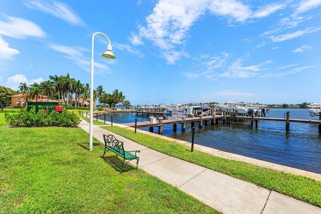 167 YACHT CLUB Way 205, Hypoluxo, FL 33462