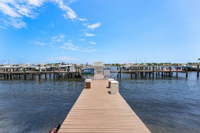 167 YACHT CLUB Way 205, Hypoluxo, FL 33462