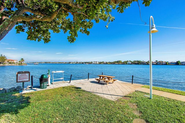 167 YACHT CLUB Way 205, Hypoluxo, FL 33462