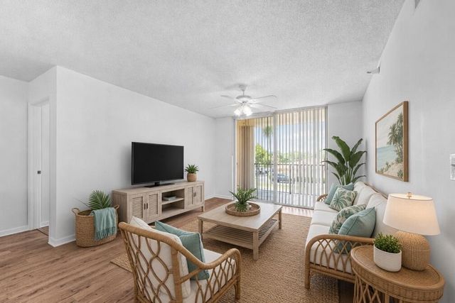 167 YACHT CLUB Way 205, Hypoluxo, FL 33462