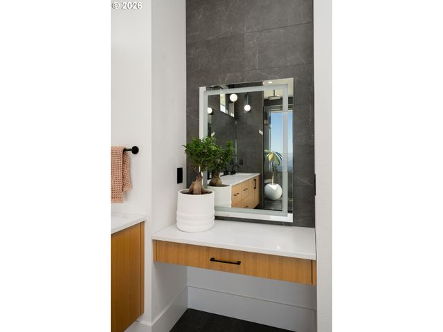 24856 Ne BALD PEAK Rd, Hillsboro, OR 97123