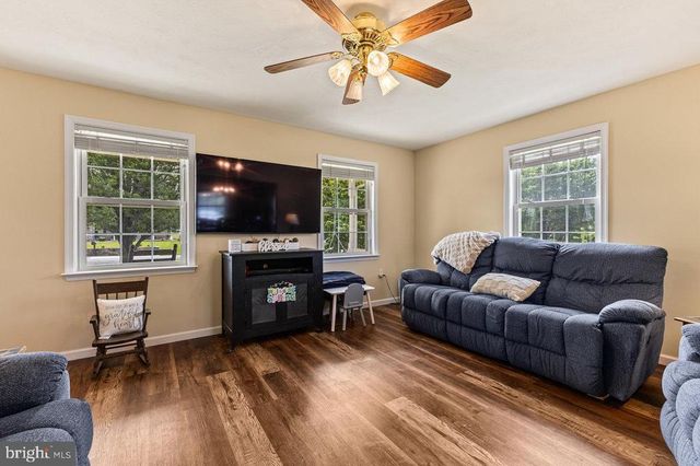 111 DEERFIELD ESTS DR, Stanley, VA 22851