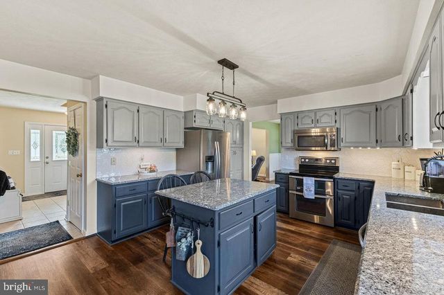 111 DEERFIELD ESTS DR, Stanley, VA 22851