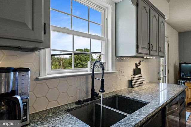 111 DEERFIELD ESTS DR, Stanley, VA 22851