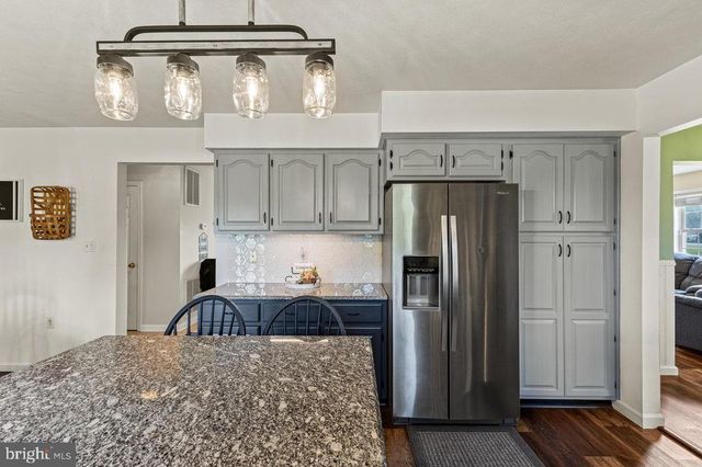 111 DEERFIELD ESTS DR, Stanley, VA 22851