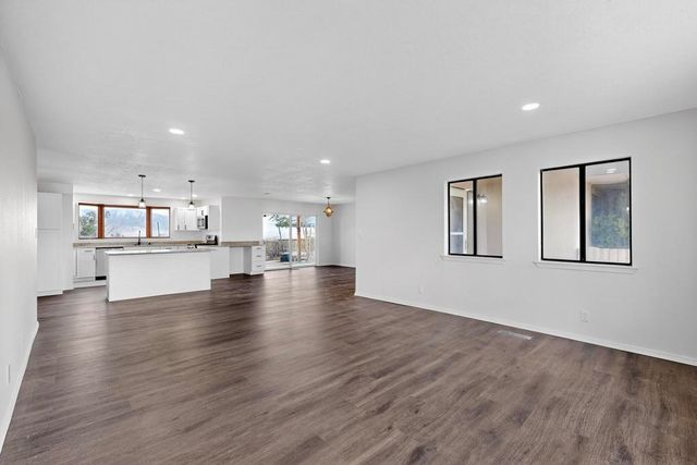 320 TARPON Avenue SE, Rio Rancho, NM 87124