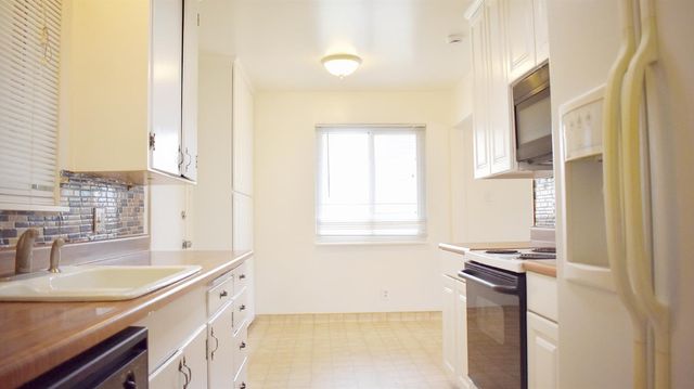 2925 Oxford Way, Stockton, CA 95204