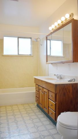 2925 Oxford Way, Stockton, CA 95204