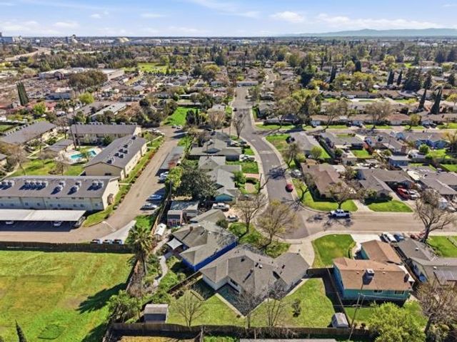 2925 Oxford Way, Stockton, CA 95204