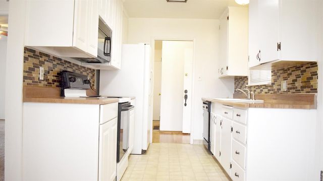 2925 Oxford Way, Stockton, CA 95204