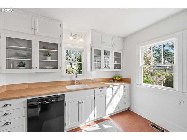 3024 Ne 44TH Ave, Portland, OR 97213