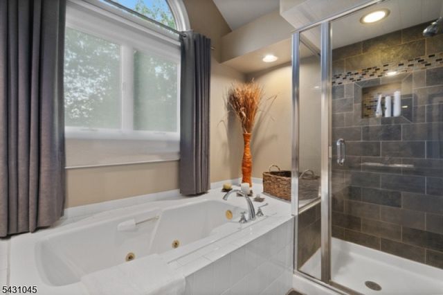 32 Lenox Ct, Montville Twp., NJ 07045