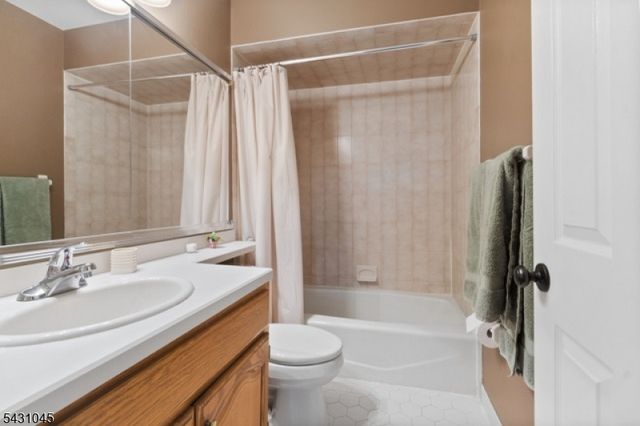 32 Lenox Ct, Montville Twp., NJ 07045