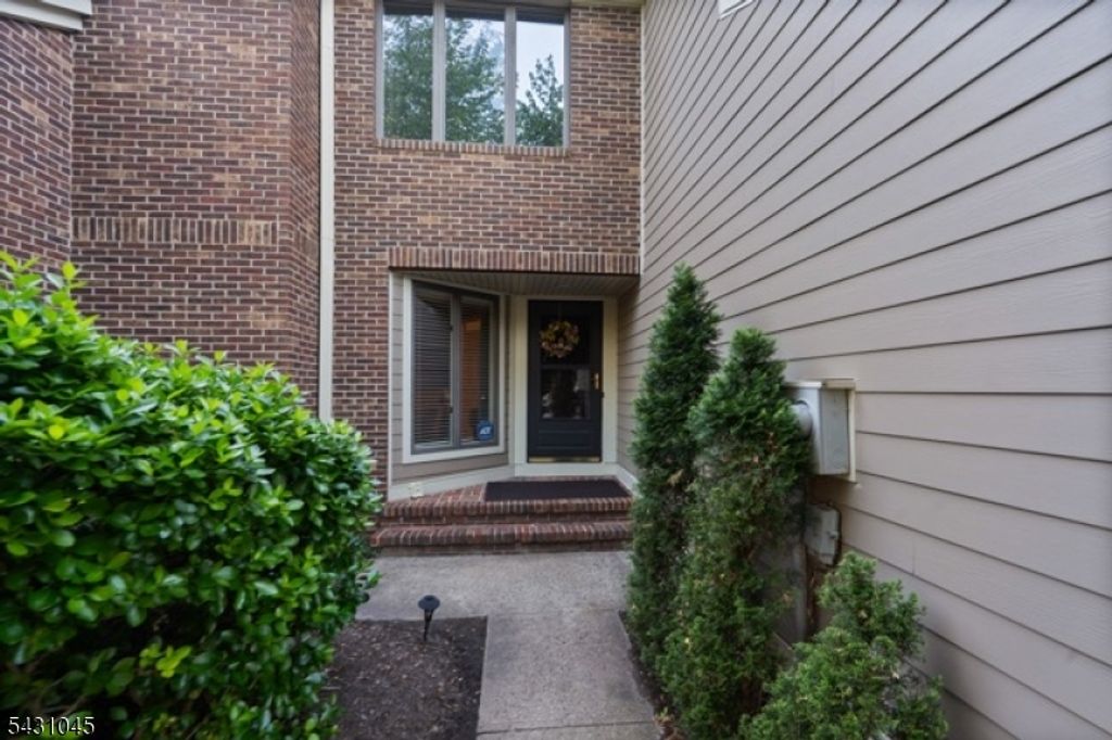 32 Lenox Ct, Montville Twp., NJ 07045