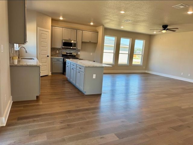 15517 Greenhouse Way, Lindale, TX 75771