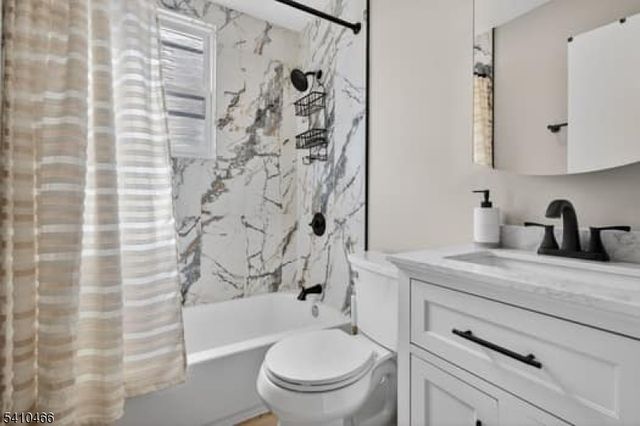 88 Harrington Rd, Clifton City, NJ 07012