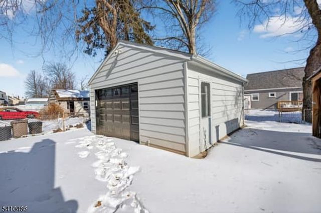 88 Harrington Rd, Clifton City, NJ 07012