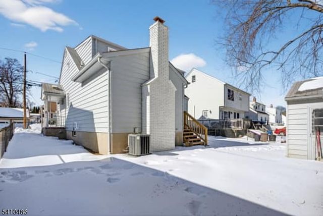 88 Harrington Rd, Clifton City, NJ 07012