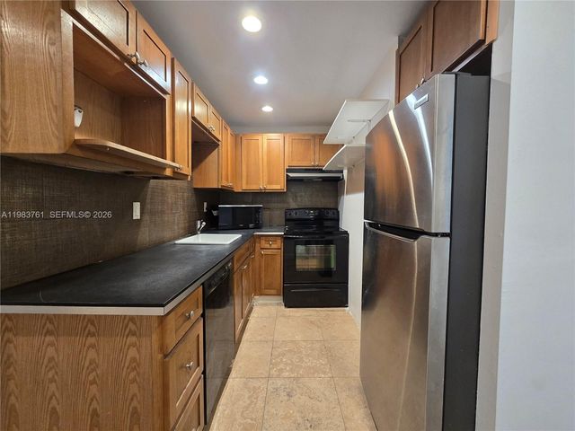 223 S 17th Ave 2, Hollywood, FL 33020