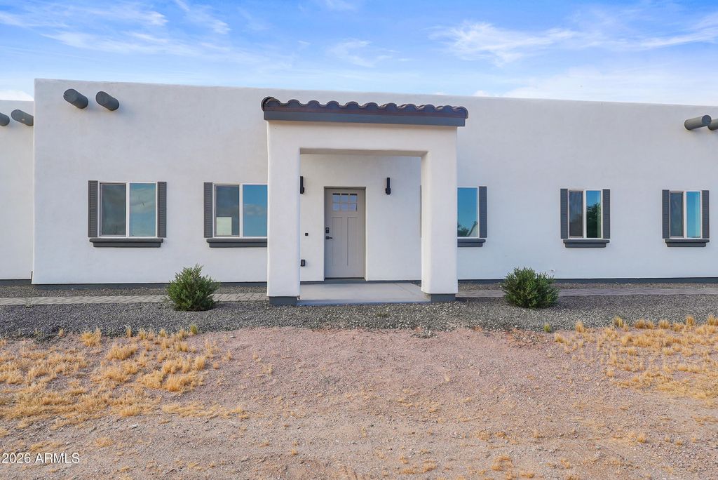 Image 1 of property listing at 40179 W ROBLES Road, Maricopa, AZ 85138