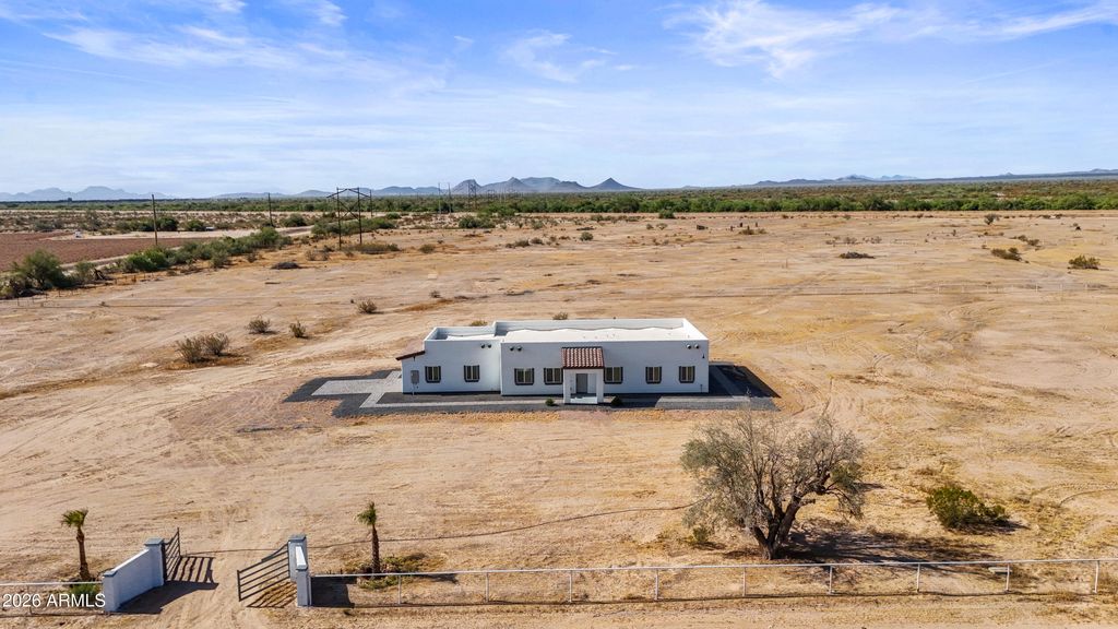 Image 25 of property listing at 40179 W ROBLES Road, Maricopa, AZ 85138