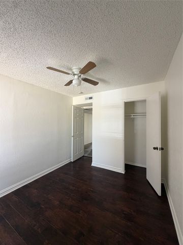 536 Valley Park Drive, Garland, TX 75043