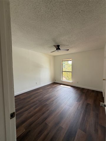 536 Valley Park Drive, Garland, TX 75043